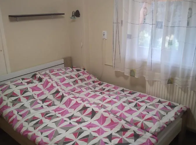 Twins House - Dorka *